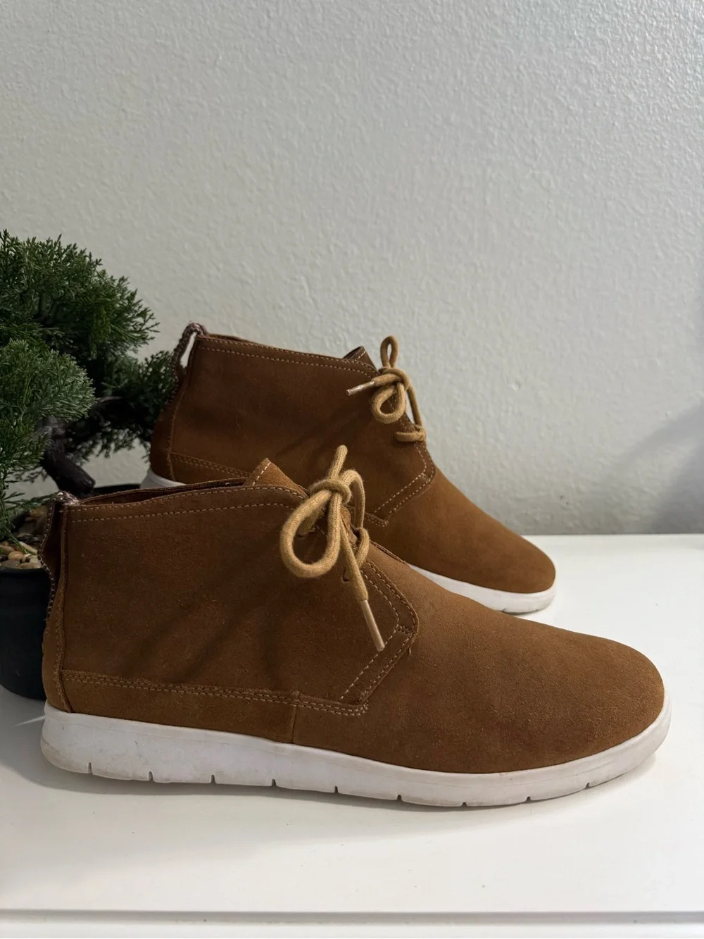 UGG Freamon waterproof Men size 10 Chukka Boots in Tan with White Sole - Picture 2 of 9